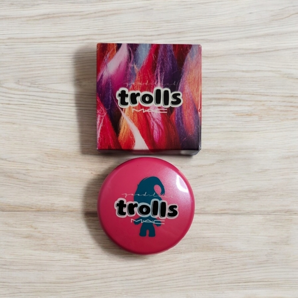 💋HOST PICK💋 NIB MAC Makeup X Trolls Play it Proper Beauty Blush Highlight powder - Picture 2 of 6
